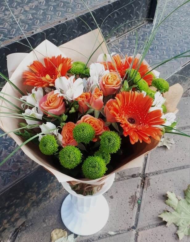 Букет цветов из: Герберы, Хризантемы, Альстромерии и Розы в Поселке имени Свердлова
