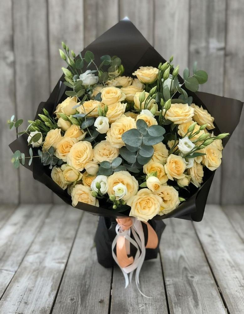 Букет цветов из: Розы и Лизиантусы в Поселке имени Свердлова