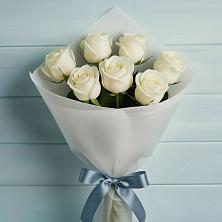 Букет 7 Белых роз Эдлесс Лав в Поселке имени Свердлова