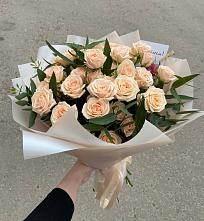 Букет Кремовые розы Латте в Поселке имени Свердлова