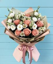 Букет цветов из:  Розы, Альстромерии и Лизиантусы в Поселке имени Свердлова