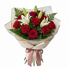 Букет цветов из:  Лилии и Розы в Поселке имени Свердлова