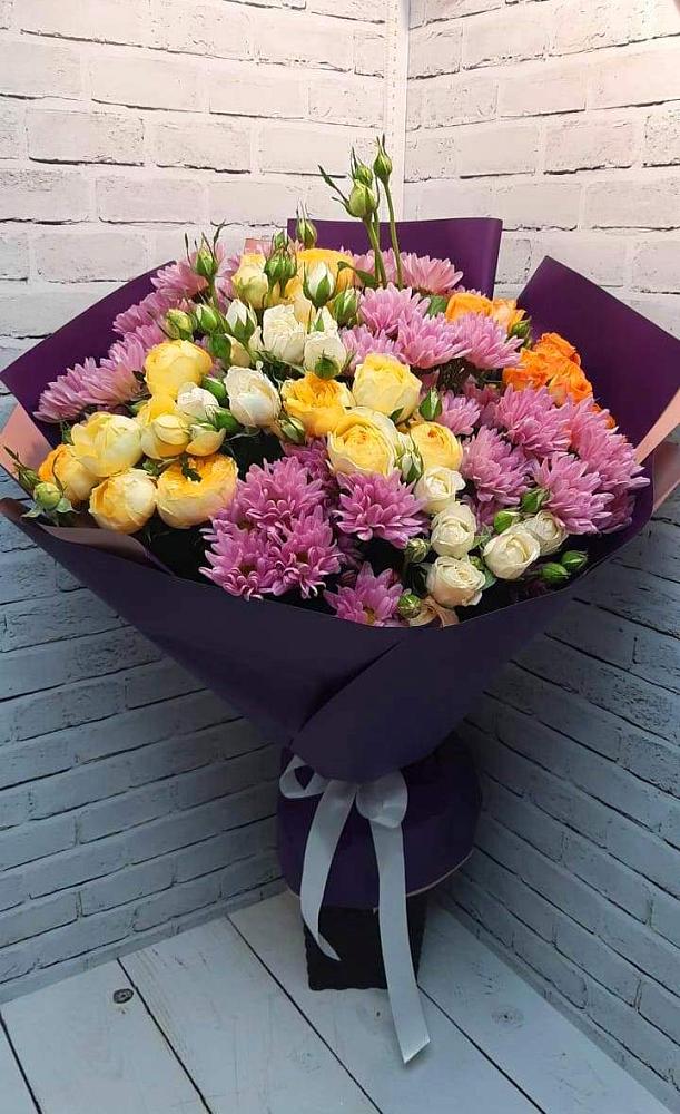 Букет цветов из: Хризантемы и Розы в Поселке имени Свердлова