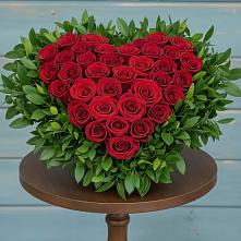 Цветочная композиция из Розы в виде сердца в Поселке имени Свердлова