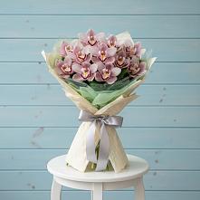 Букет цветов из:  Орхидеи и Розы в Поселке имени Свердлова