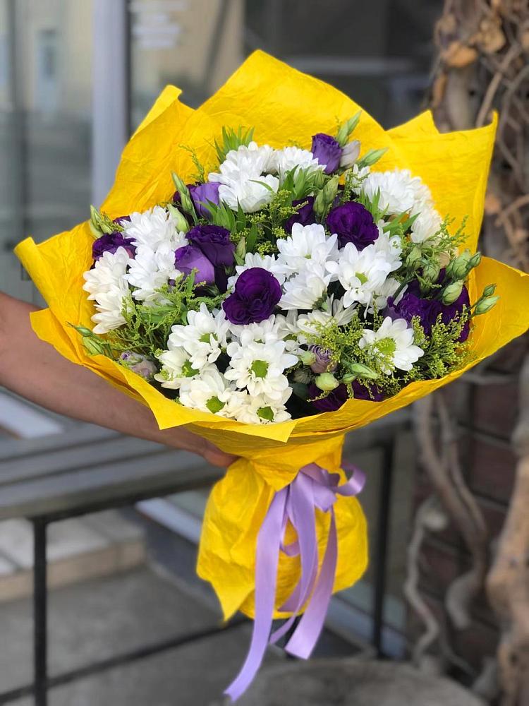Букет цветов из: Ирисы, Хризантемы и Ромашки в Поселке имени Свердлова