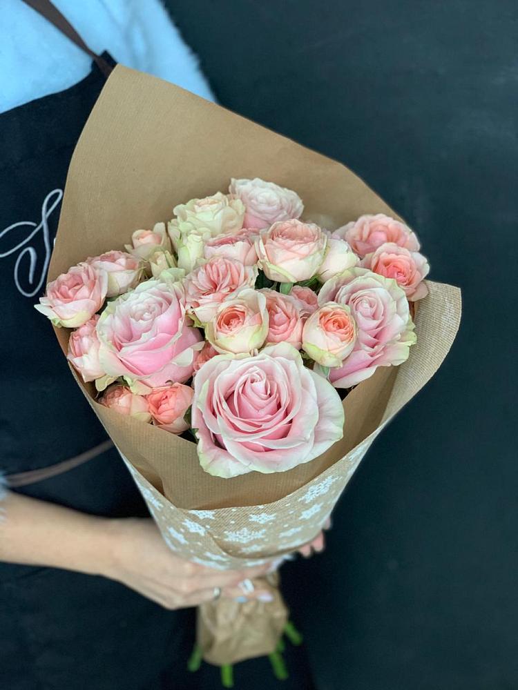 Букет цветов из: Хризантемы и Розы в Поселке имени Свердлова