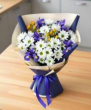 Букет цветов из:  Розы, Ирисы и Хризантемы в Поселке имени Свердлова