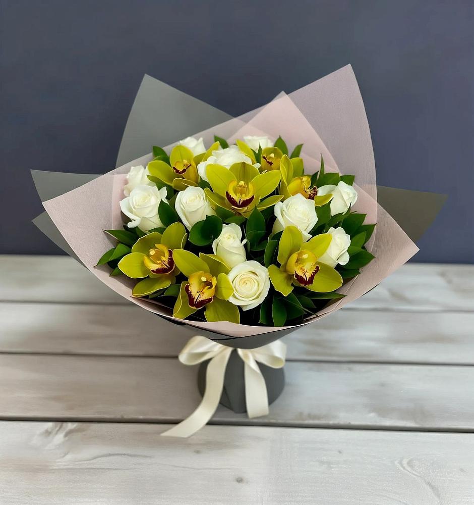 Букет цветов из: Орхидеи и Розы в Поселке имени Свердлова