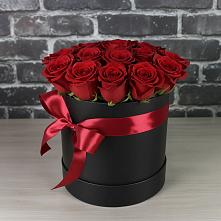 Цветочная композиция из Розы в шляпной коробке в Поселке имени Свердлова