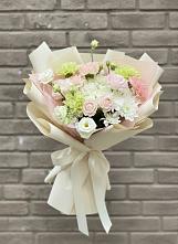 Букет цветов из:  Гвоздики, Розы, Лизиантусы и Хризантемы в Поселке имени Свердлова