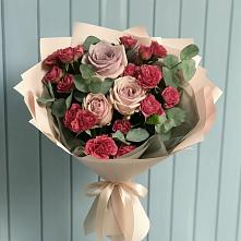 Букет цветов из:  Гвоздики и Розы в Поселке имени Свердлова