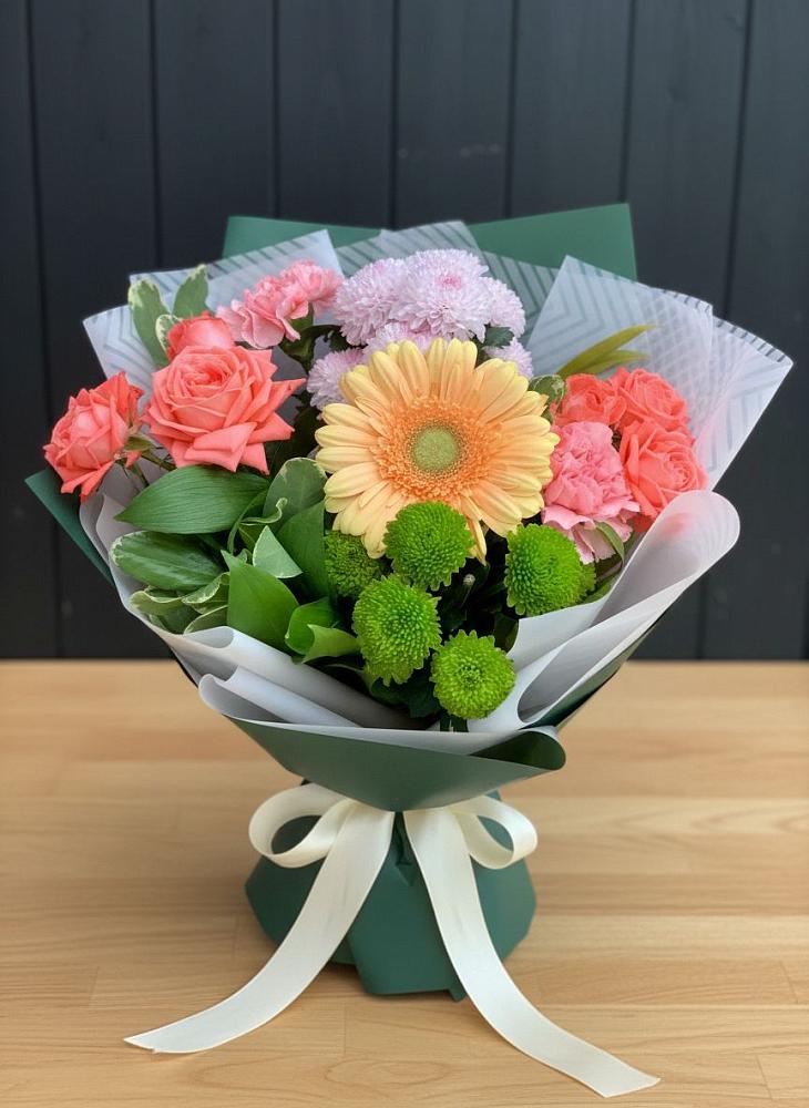 Букет цветов из: Гвоздики, Розы, Герберы и Хризантемы в Поселке имени Свердлова