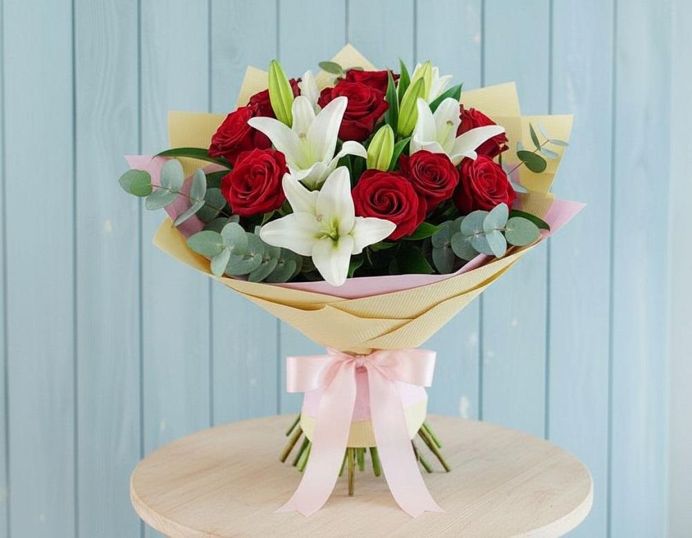 Букет цветов из: Лилии и Розы в Поселке имени Свердлова